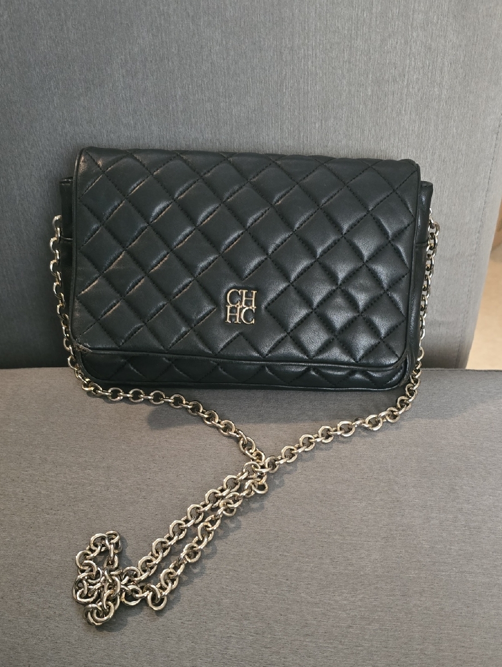 CH Carolina Herrera Black QuiltedShoulder Quilted Leather Crossbody Bag in Black